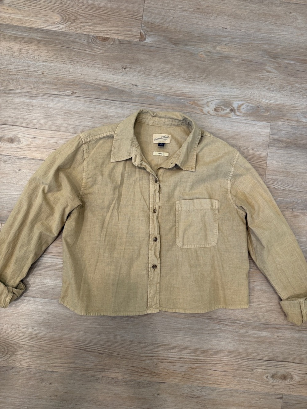 Universal Thread women’s Casual Button-Down Shirt in Beige-Tan